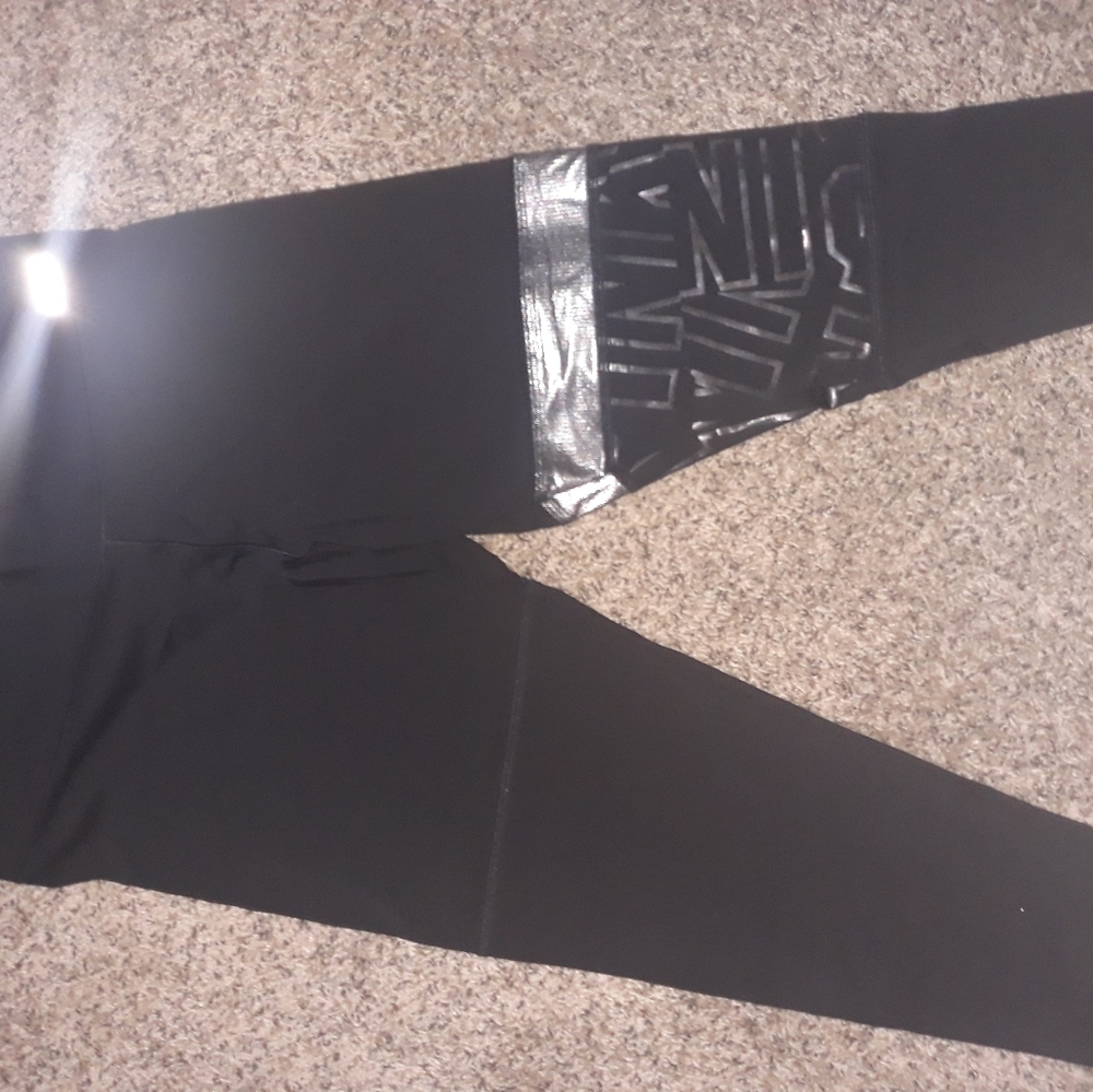 PINK ULTIMATE CAPRIS